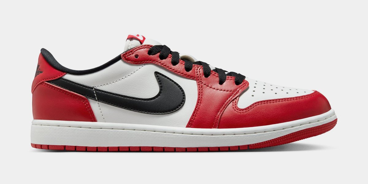 NIKE AIR JORDAN 1 RETRO LOW OG CHICAGO