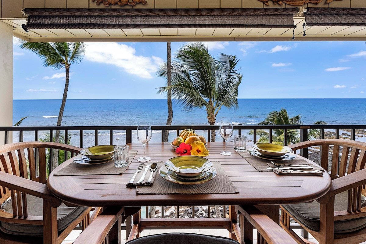 1. Oceanfront Top-Floor Condo — Kailua-Kona, Hawaii