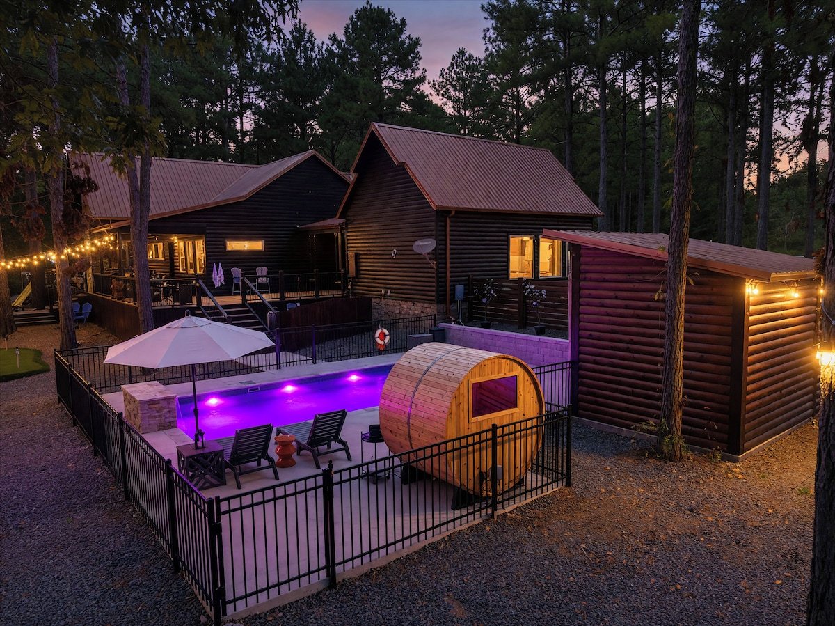 Private Resort Retreat: Pool, Sauna, Golf + Pond