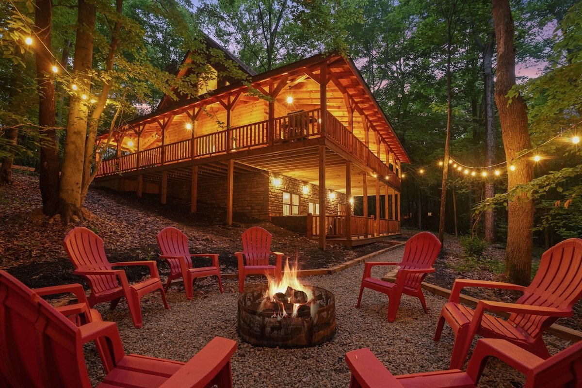 Red Fox Cabin | Hocking Hills, Hot Tub, EV Charger