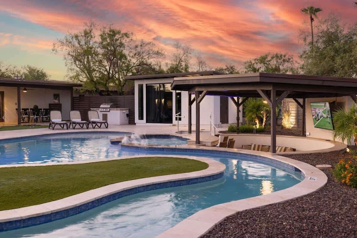 Luxe Resort Retreat | Lazy River, Two Private Casitas, Hot Tub, Swim up Bar
